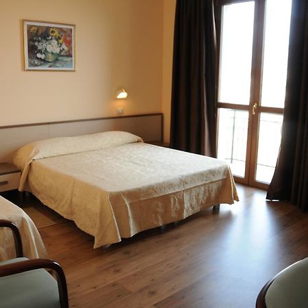 Hotel Barbieri Altomonte Ngoại thất bức ảnh