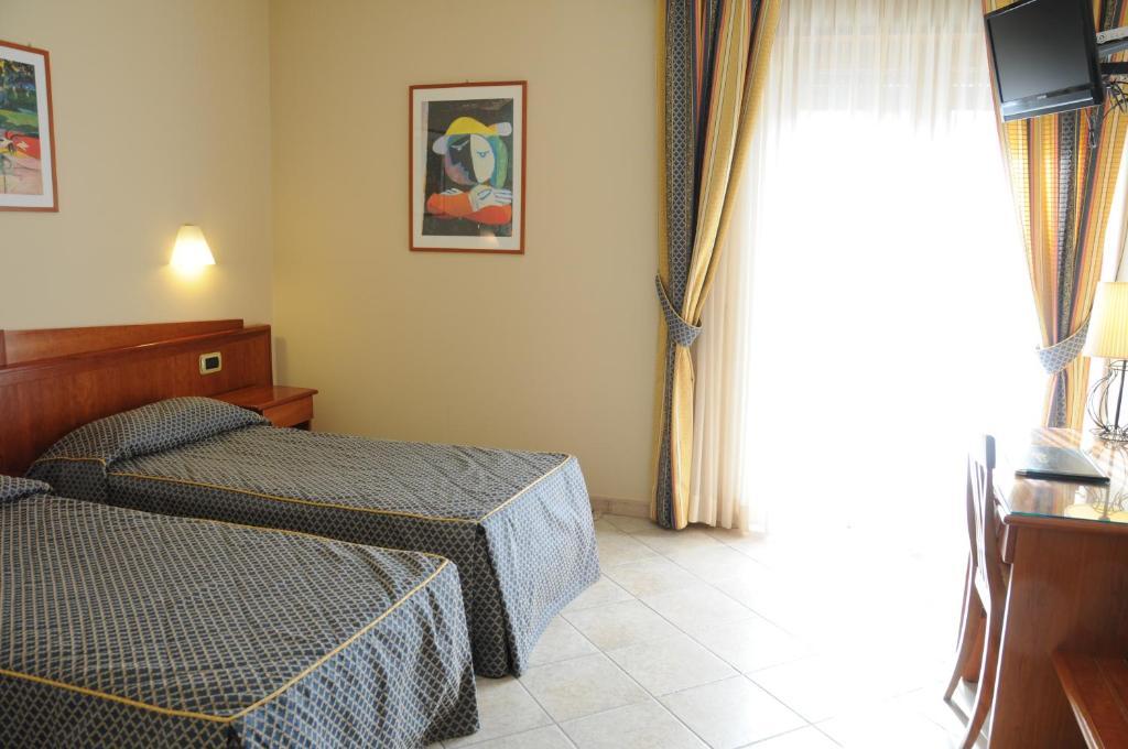 Hotel Barbieri Altomonte Phòng bức ảnh
