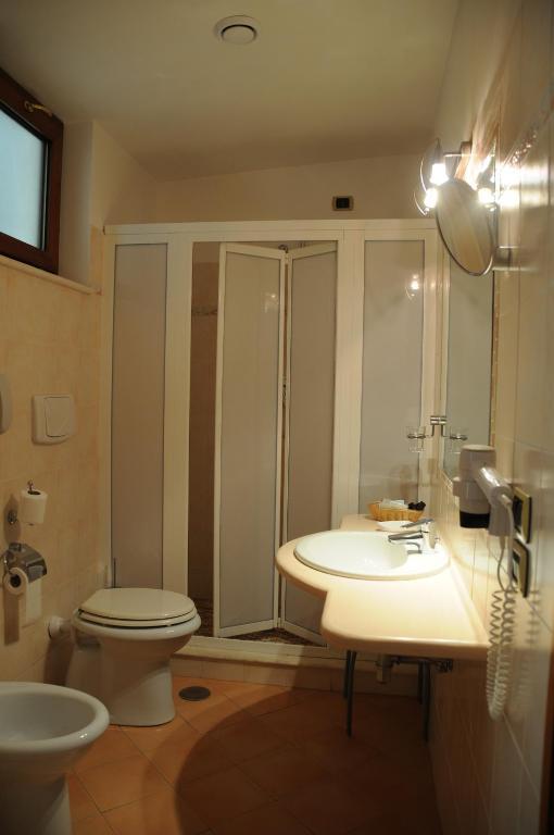 Hotel Barbieri Altomonte Phòng bức ảnh
