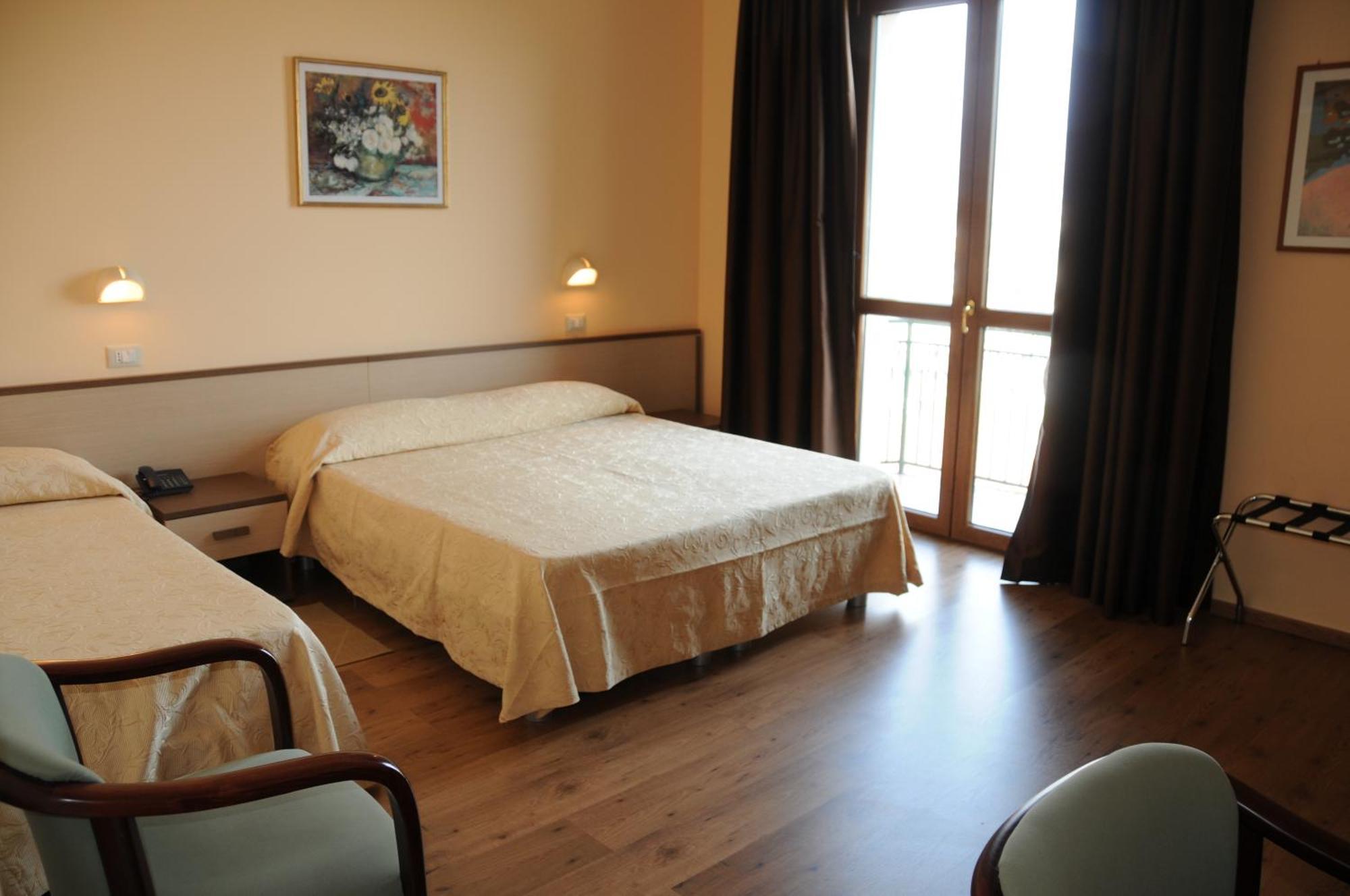 Hotel Barbieri Altomonte Ngoại thất bức ảnh