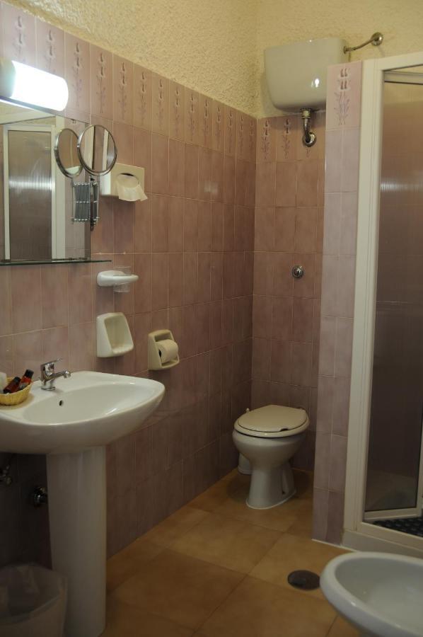 Hotel Barbieri Altomonte Phòng bức ảnh